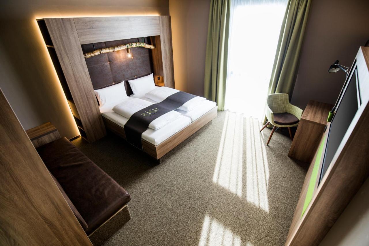 Riku Hotel Пфулендорф Екстериор снимка