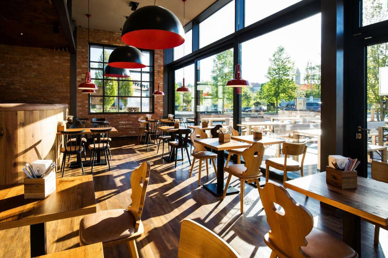 Riku Hotel Пфулендорф Екстериор снимка